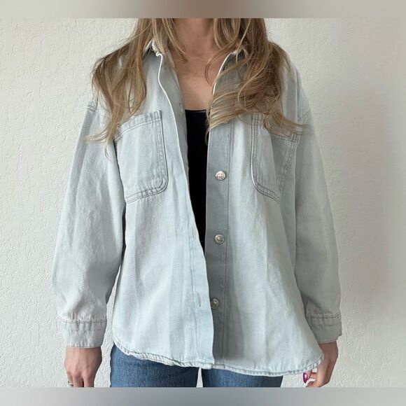Zara Light Wash Oversized Denim Shirt – XS - Picture 2 of 7